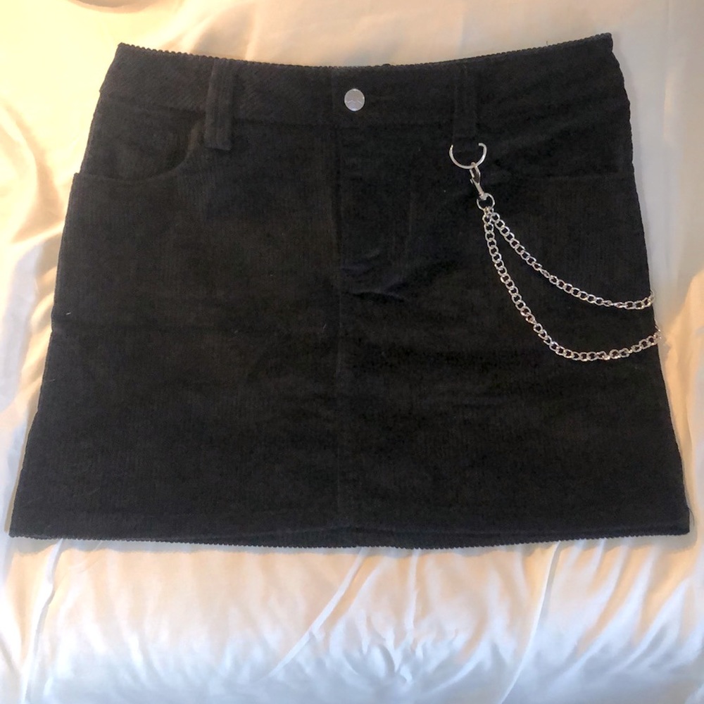 Delia’s 90’s Style Black Cord Skirt with Chain Size XL